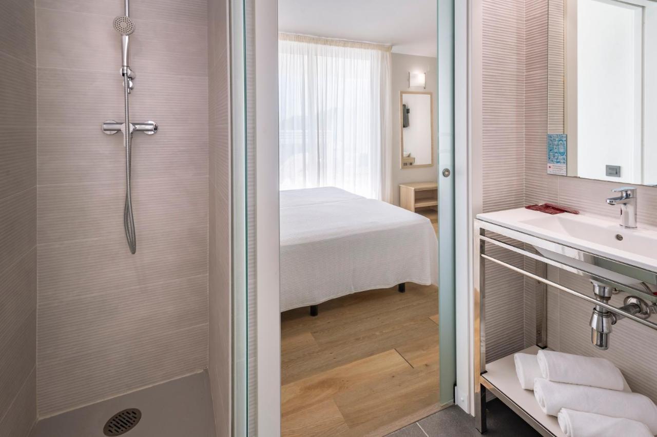 Aparthotel Marinada Salou Esterno foto