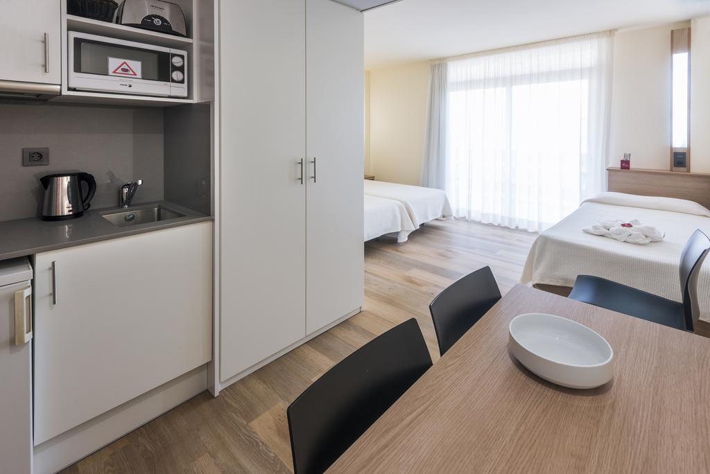 Aparthotel Marinada Salou Esterno foto