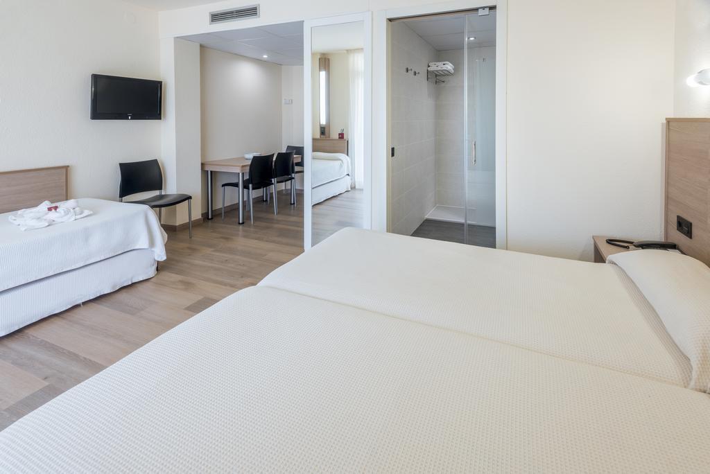 Aparthotel Marinada Salou Esterno foto