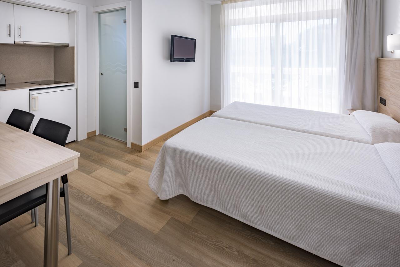 Aparthotel Marinada Salou Esterno foto